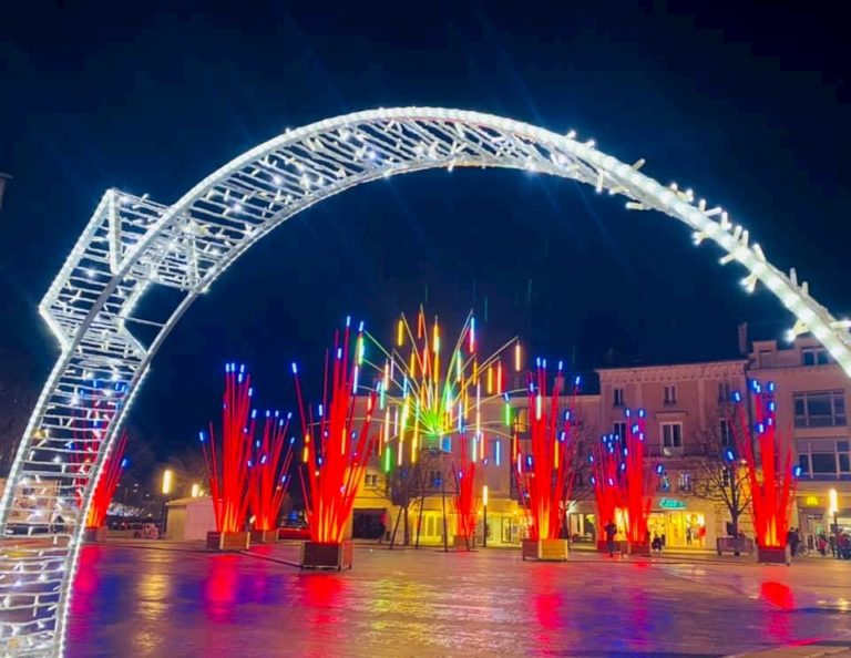 illumination place des épars crédit les vitrines de chartres 2020